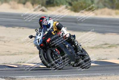 media/Nov-16-2025-Race Pace (Sun) [[8c5fa54630]]/Non Verified Riders (1st 20 Minutes)/2-Turn 10 (1010am)/